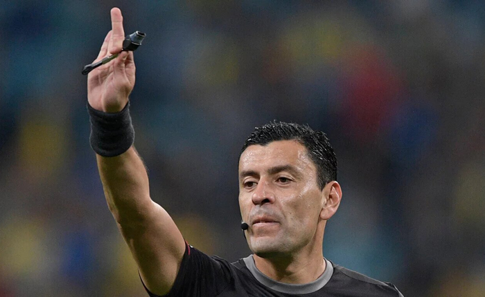Chung kết Copa America 2019: Trọng t&agrave;i g&acirc;y tranh c&atilde;i bắt ch&iacute;nh
