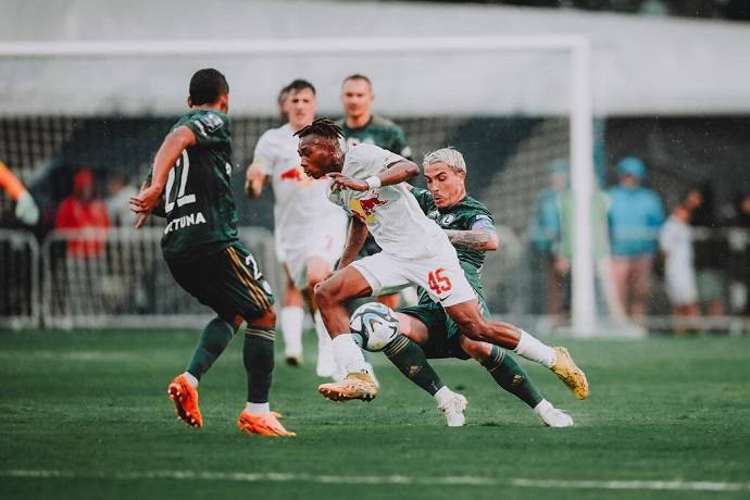 Soi k&egrave;o phạt g&oacute;c Red Bull Salzburg vs FC Twente, 1h45 ng&agrave;y 7/8