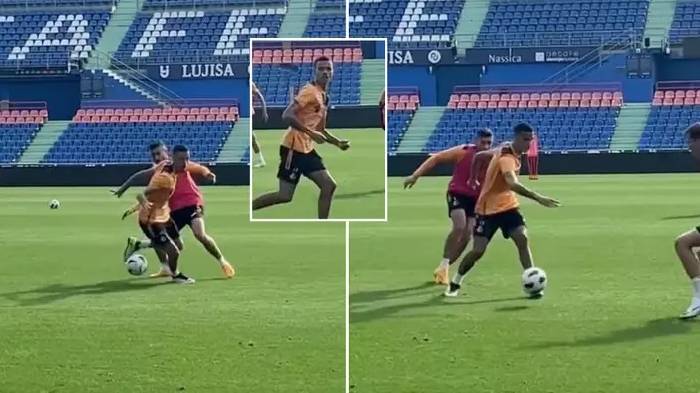 Sao M.U trổ t&agrave;i dứt điểm khiến Antony, Sancho 'đứng h&igrave;nh'