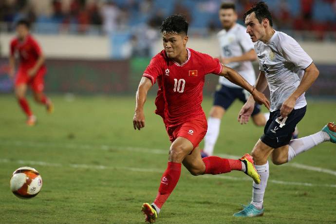 B&aacute;o Nga: &lsquo;Đội tuyển quốc gia kh&ocirc;ng thể tiến bộ khi gặp đối thủ yếu&rsquo;