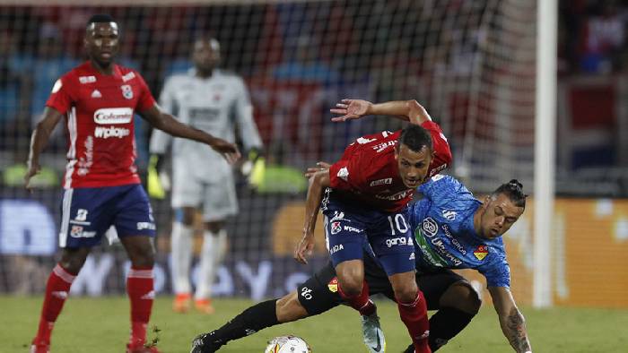 Soi k&egrave;o phạt g&oacute;c Pereira vs Medellin, 7h ng&agrave;y 8/12