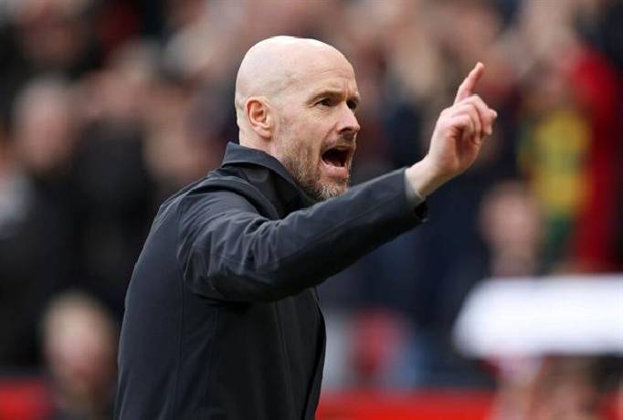 Erik ten Hag &ldquo;tuy&ecirc;n chiến&rdquo; với truyền th&ocirc;ng Anh