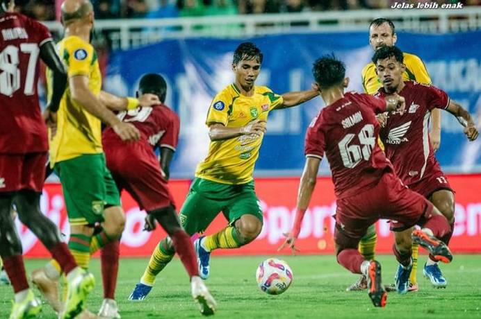 Nhận định, soi k&egrave;o PSM Makassar vs Persebaya Surabaya, 19h00 ng&agrave;y 6/12: &Aacute;p s&aacute;t top 4