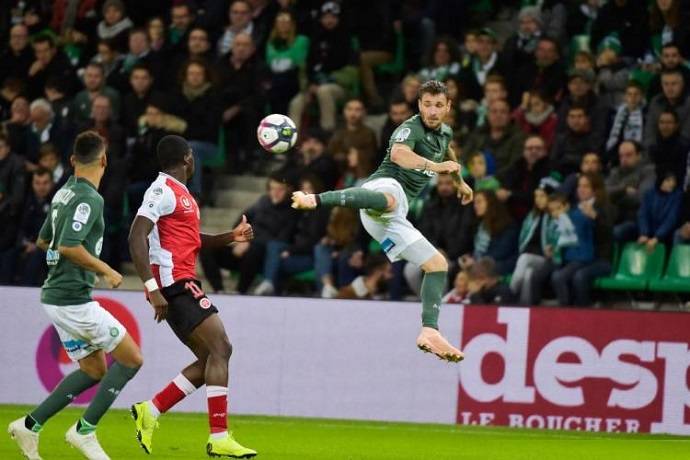 Reims vs Saint-Etienne, 3h00 ng&agrave;y 10/1: Kh&ocirc;ng dễ ho&aacute;n đổi vị tr&iacute;