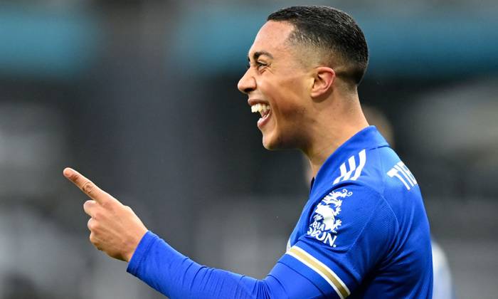 Stoke vs Leicester (22h 9/1): Bầy C&aacute;o thẳng tiến