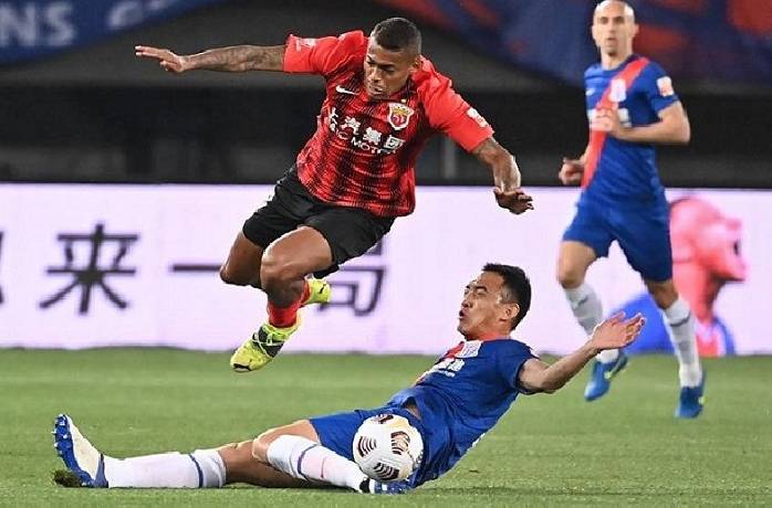 Soi k&egrave;o phạt g&oacute;c Rongcheng vs Shanghai Port, 15h30 ng&agrave;y 8/1