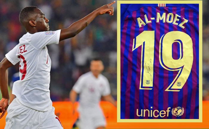 Messi tặng qu&agrave; đặc biệt cho Chiếc gi&agrave;y V&agrave;ng Asian Cup 2019