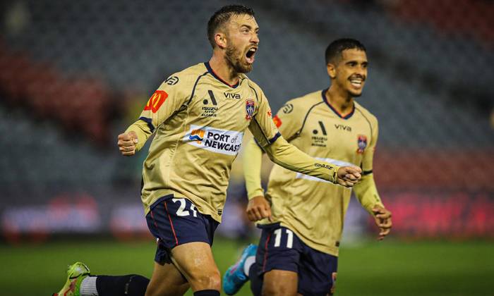 Soi k&egrave;o phạt g&oacute;c Newcastle Jets vs Melbourne City, 16h05 ng&agrave;y 8/2