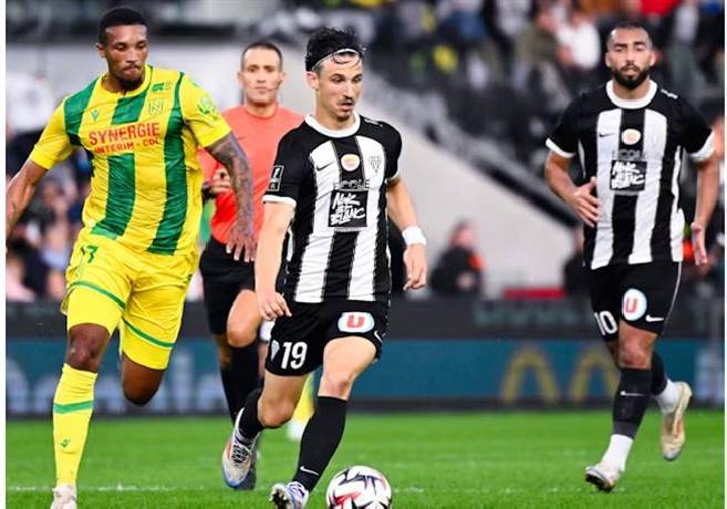 Nhận định, soi k&egrave;o Nantes vs Brest, 1h00 ng&agrave;y 8/2: Tự tin tr&ecirc;n s&acirc;n nh&agrave;