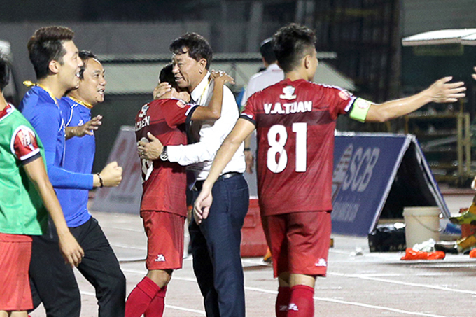 Bạn th&acirc;n thầy Park th&agrave;nh c&ocirc;ng với TP.HCM nhờ thay đổi