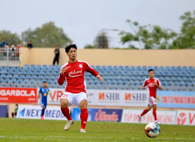 Tịt ng&ograve;i ở V.League, C&ocirc;ng Phượng sang L&agrave;o t&igrave;m b&agrave;n thắng