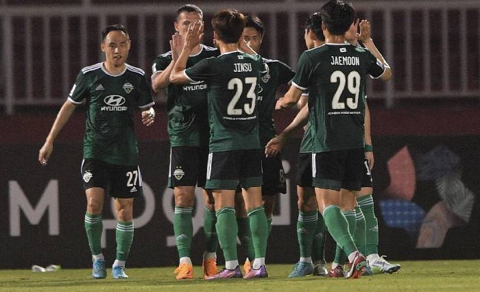 Nhận định, soi k&egrave;o Gimcheon Sangmu vs Jeonbuk Hyundai Motors, 12h00 ng&agrave;y 8/3: Kh&ocirc;n nh&agrave; dại chợ