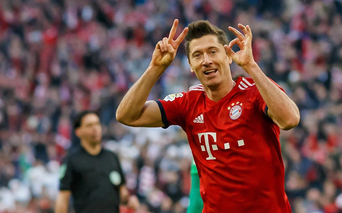Lewandowski lập cả t&aacute; kỷ lục Bundesliga sau đại thắng Dortmund của Bayern