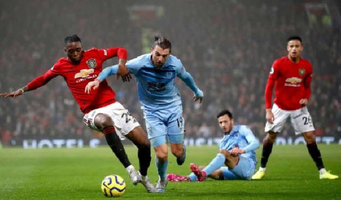 Tại sao b&oacute;ng đ&aacute; hấp dẫn?