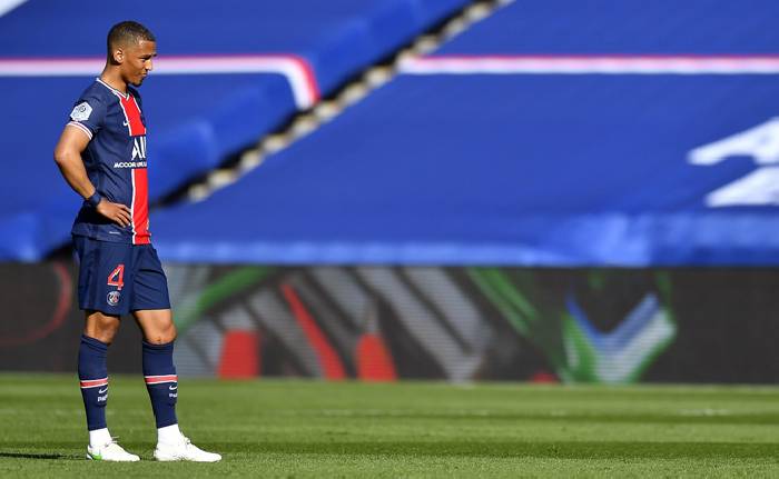 Arsenal 'r&uacute;t ruột' PSG ngay sau thất bại ở Europa League