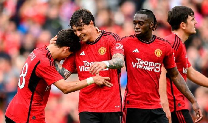 'Qu&aacute; nghiệp dư, sự nghiệp của cậu ta ở Man United đ&atilde; chấm hết rồi'