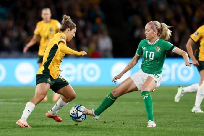 Soi k&egrave;o phạt g&oacute;c Nữ &Uacute;c vs Nữ Đan Mạch, 17h30 ng&agrave;y 7/8