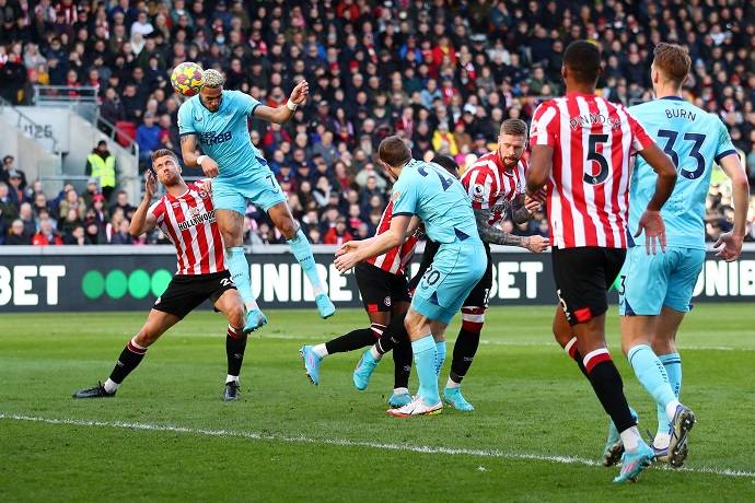 Soi k&egrave;o phạt g&oacute;c Newcastle vs Brentford, 21h00 ng&agrave;y 8/10