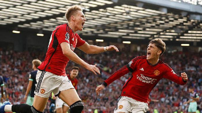 'Người h&ugrave;ng' McTominay n&oacute;i g&igrave; sau c&uacute; đ&uacute;p 'thần th&aacute;nh' ph&uacute;t b&ugrave; giờ