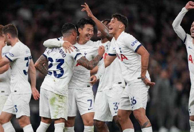 Bất ngờ! Tottenham cũng bị 'thẻ đỏ' như đội b&igrave;nh thường