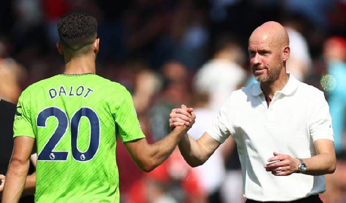 Mất ki&ecirc;n nhẫn với Dalot, Ten Hag v&aacute; c&aacute;nh phải bằng 'người thừa' PSG