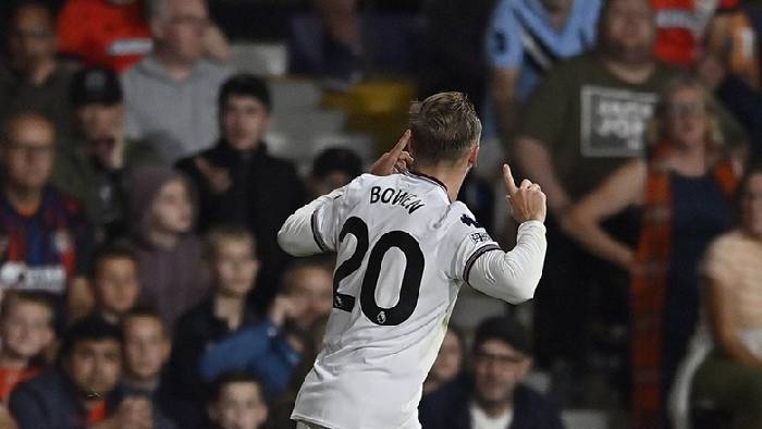 Soi k&egrave;o phạt g&oacute;c West Ham vs Newcastle, 20h00 ng&agrave;y 8/10