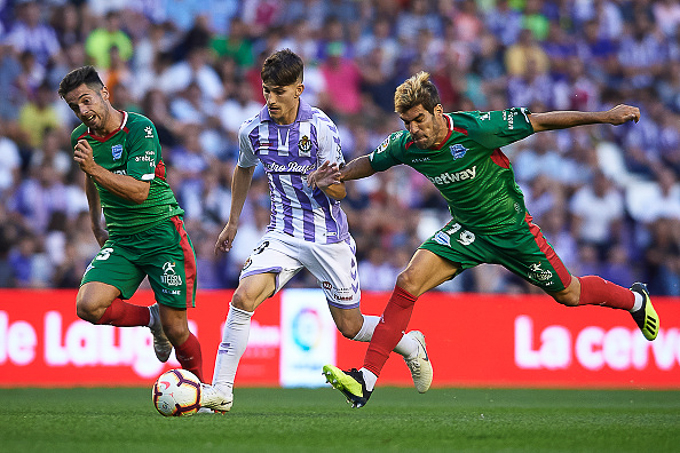 Alaves vs Valladolid (19h 9/11): Bấu v&iacute;u De Mendizorroza