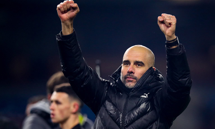 Pep Guardiola ngạc nhi&ecirc;n v&igrave; MU trước derby