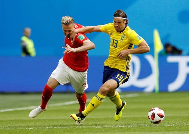 Soi k&egrave;o phạt g&oacute;c Thụy Điển vs Phần Lan, 1h45 ng&agrave;y 10/1