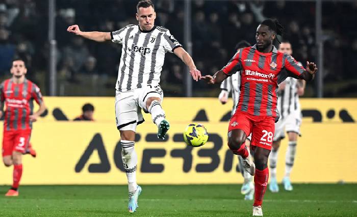 Soi k&egrave;o phạt g&oacute;c Verona vs Cremonese, 0h30 ng&agrave;y 10/1