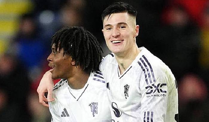 CĐV MU o&aacute;n tr&aacute;ch HLV Amorim v&igrave; k&igrave;m h&atilde;m Sesko