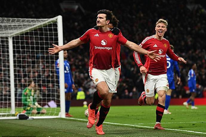 MU bị chỉ tr&iacute;ch thậm tệ sau trận thắng tranh c&atilde;i trước Leicester