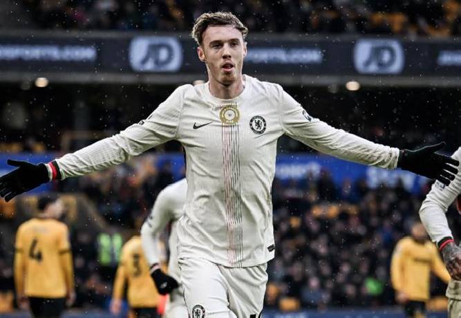 Cole Palmer lập kỷ lục sau khi ghi hat-trick cho Chelsea