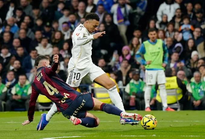 Si&ecirc;u m&aacute;y t&iacute;nh dự đo&aacute;n Valencia vs Real Madrid, 3h00 ng&agrave;y 9/2