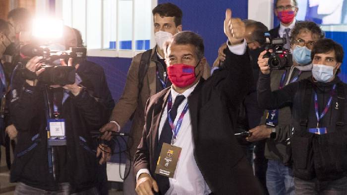 Tin chuyển nhượng 8/3: T&acirc;n chủ tịch Laporta tự tin sẽ giữ ch&acirc;n Messi