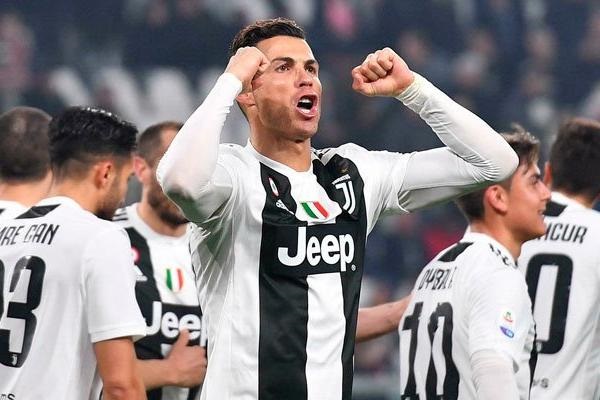 Ajax vs Juventus: Ronaldo b&aacute;o tin kh&ocirc;ng thể vui hơn