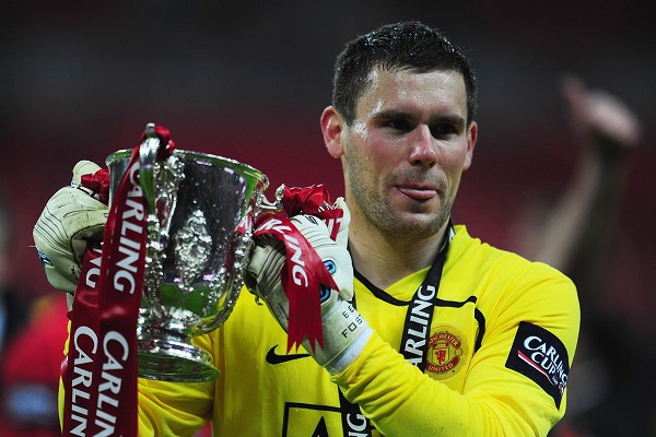 Cựu thủ m&ocirc;n MU từ chối bắt trận chung kết FA Cup gặp Man City