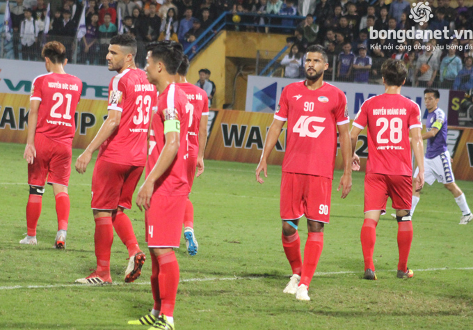 B.B&igrave;nh Dương 1-0 Viettel: 'Hậu duệ Thể C&ocirc;ng' tiếp tục ch&igrave;m s&acirc;u