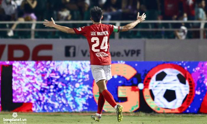 Video TP.HCM 3-0 SLNA: Lee Nguyễn lại lập c&ocirc;ng tr&ecirc;n chấm 11m