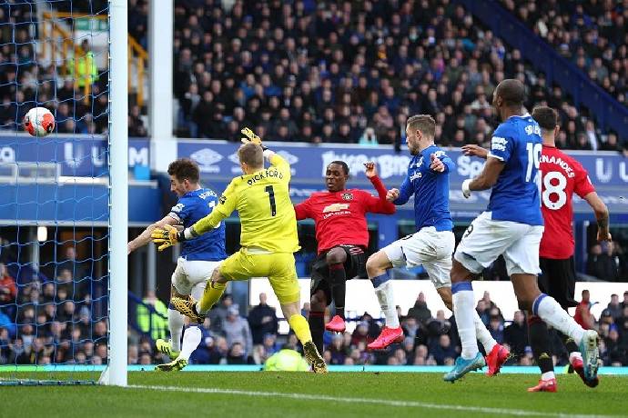 Soi k&egrave;o phạt g&oacute;c Everton vs Man Utd, 18h30 ng&agrave;y 9/4