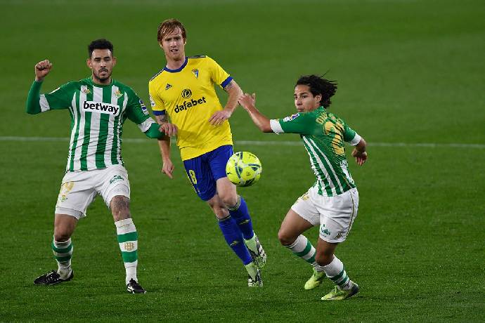 Ph&acirc;n t&iacute;ch k&egrave;o hiệp 1 Real Betis vs Cadiz, 21h15 ng&agrave;y 9/4