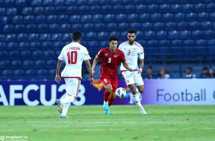 H&agrave; Đức Chinh n&oacute;i kh&ocirc;ng với HAGL để về Topenland B&igrave;nh Định?