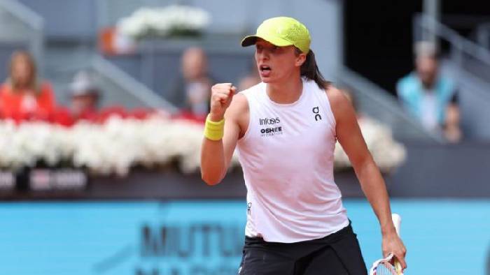 Swiatek &lsquo;v&ugrave;i dập&rsquo; đối thủ sau 52 ph&uacute;t, v&agrave;o v&ograve;ng 3 Rome Masters