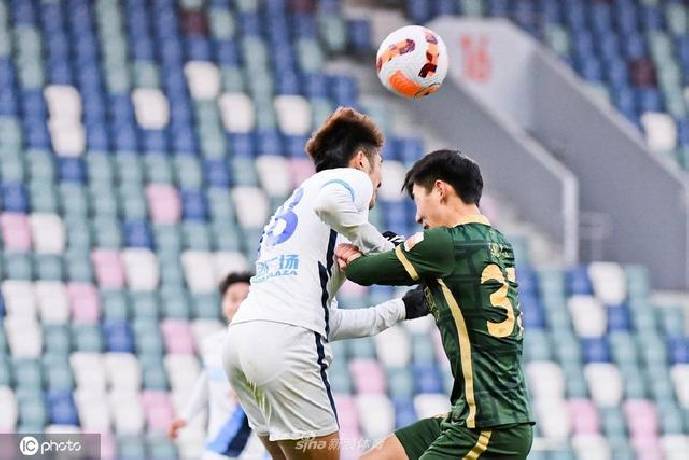 Soi k&egrave;o phạt g&oacute;c Dalian Pro vs Beijing Guoan, 18h35 ng&agrave;y 9/6
