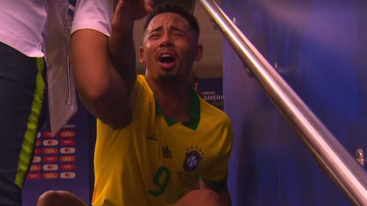 D&iacute;nh thẻ đỏ, Gabriel Jesus kh&oacute;c như mưa ở CK Copa America 2019