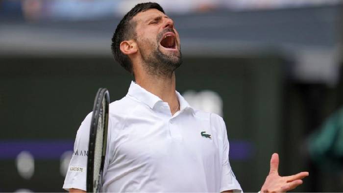 Thua ch&oacute;ng v&aacute;nh set 1, Djokovic vẫn ngược d&ograve;ng ngoạn mục ở v&ograve;ng 4 Wimbledon