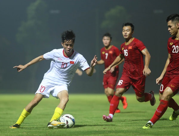 U22 Việt Nam đấu tập, t&acirc;n binh lu mờ trụ cột