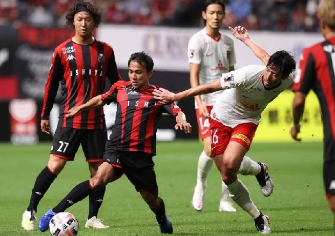 Soi k&egrave;o phạt g&oacute;c Consadole Sapporo vs Urawa Red Diamonds, 13h ng&agrave;y 9/8