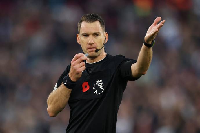 Trận si&ecirc;u c&uacute;p Anh c&oacute; biến, FA quyết định đổi trọng t&agrave;i