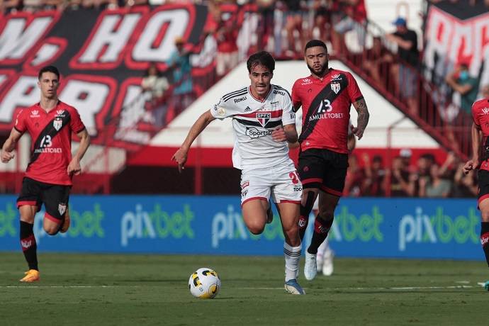 Soi k&egrave;o phạt g&oacute;c S&atilde;o Paulo vs Atl&eacute;tico/GO, 7h30 ng&agrave;y 9/9